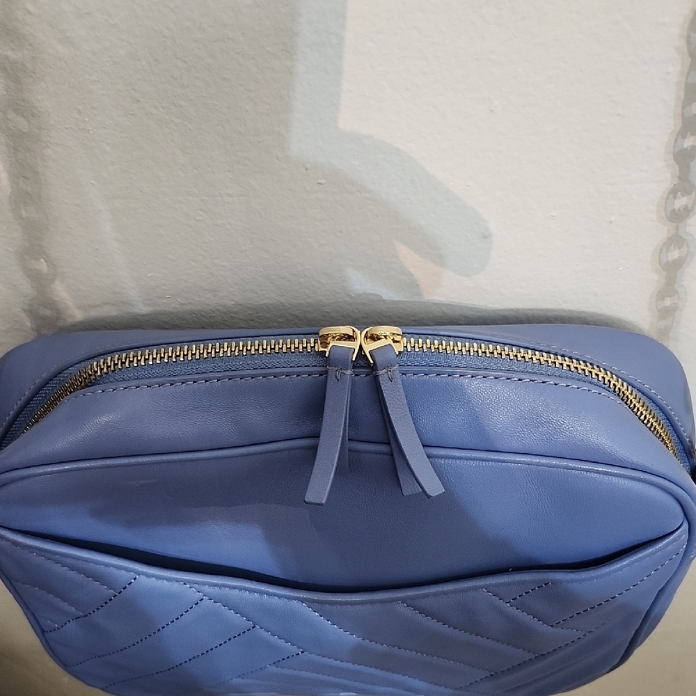Tory Burch Quilted Crossbody Bag in Periwinkle Blue with Gold Chain - Picture 9 of 15
